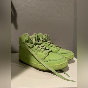 billie eilish jordan 1 retro AJKO